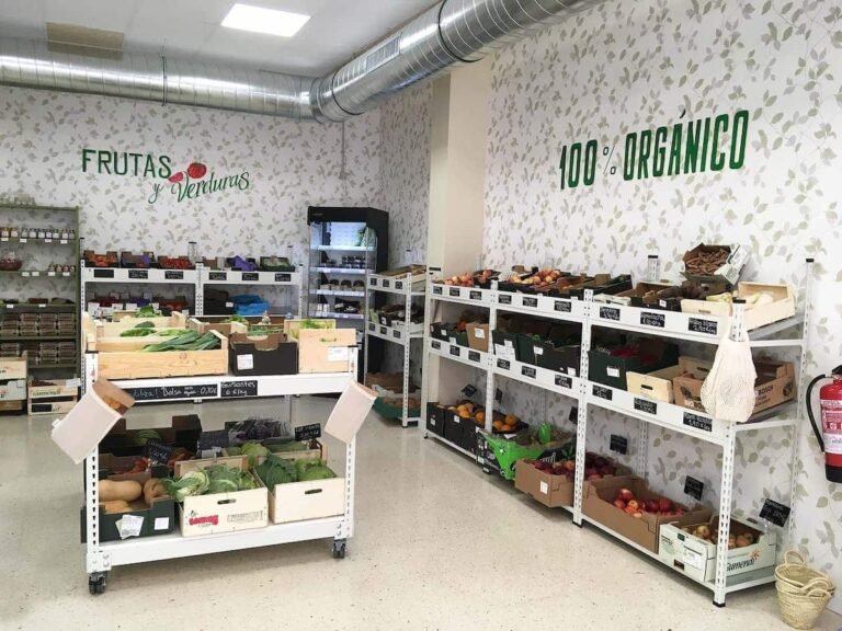 almacen acogedor con productos frescos