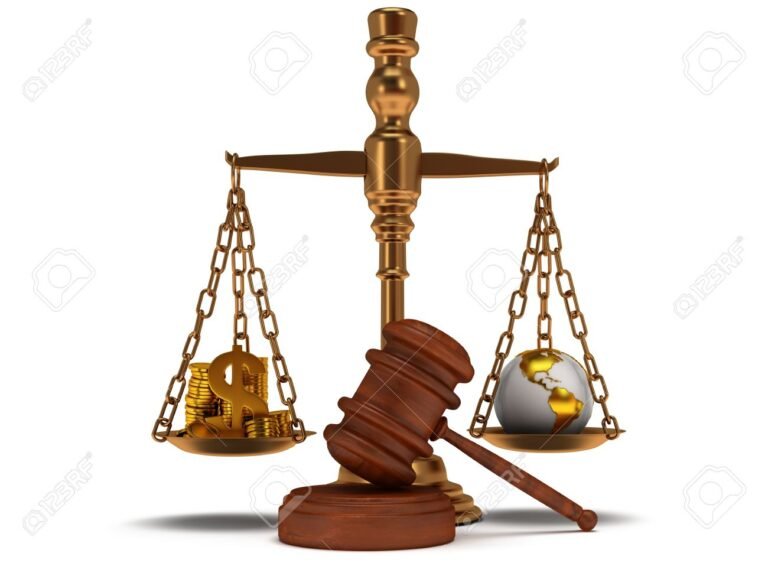 Cuánto se puede ganar en un juicio por daños y perjuicios en Argentina 2 balanza de justicia con monedas