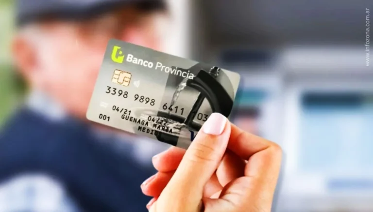 banco provincia con billetes en dolares