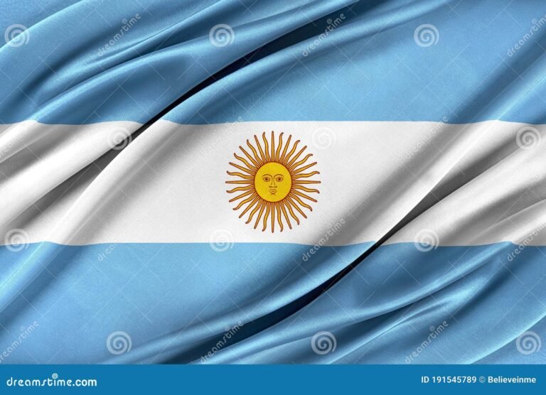 Por qué "Oid mortales el grito sagrado" es un símbolo nacional argentino 12 bandera argentina ondeando al viento