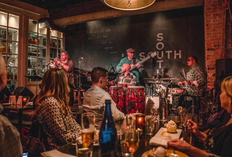 bares con musica en vivo y diversion