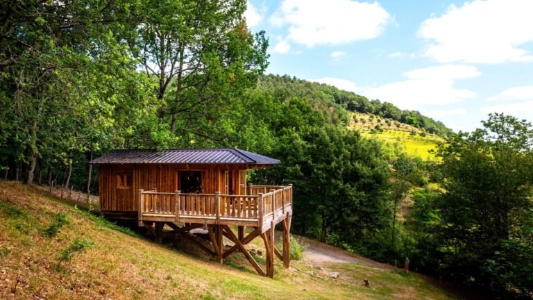 cabanas en un entorno montanoso