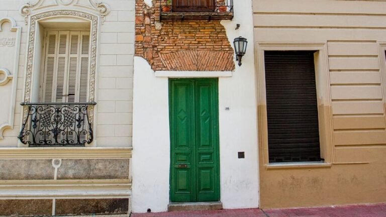 Dónde se encuentra la casa más angosta de Buenos Aires y su historia 2 casa angosta en buenos aires arquitectura unica