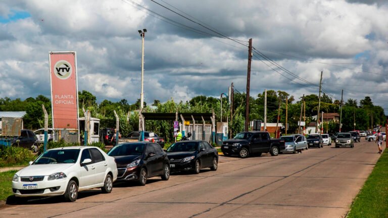 Cómo sacar turno para VTV en Mar del Plata Batán 3 cola de vehiculos en una estacion de vtv
