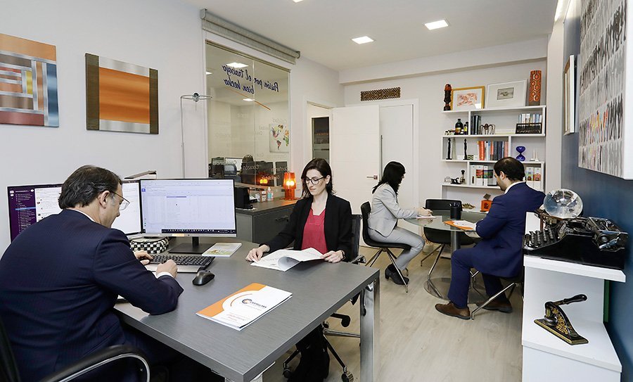 Con qué estudio jurídico trabaja Tarjeta Naranja en Argentina