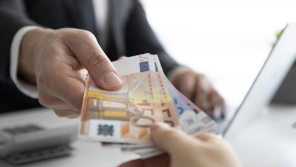 Cuál es la diferencia entre salario bruto y salario neto