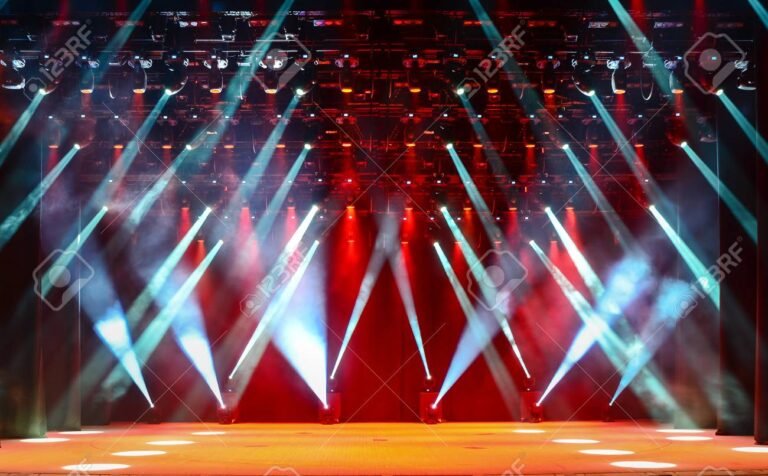 Dónde puedo ver actuaciones en vivo de La Negra Pop 21 escenario iluminado con musica en vivo