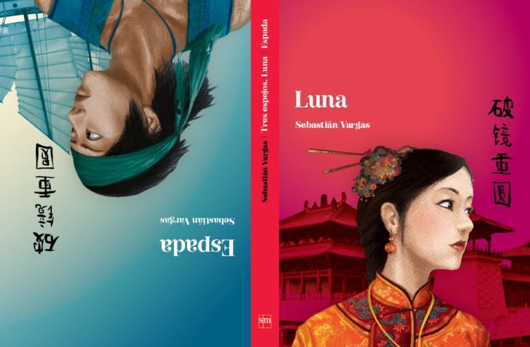 espejos reflejando una luna y espada