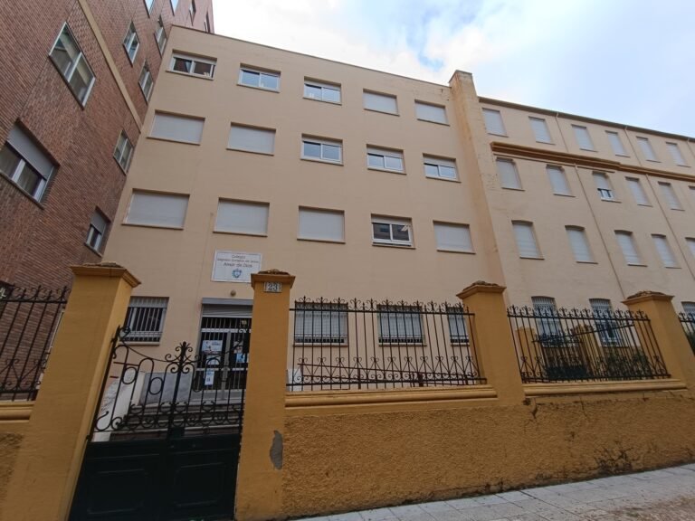 Qué características ofrece el Colegio Sagrado Corazón de Jesús en Merlo 8 exterior del colegio sagrado corazon de jesus