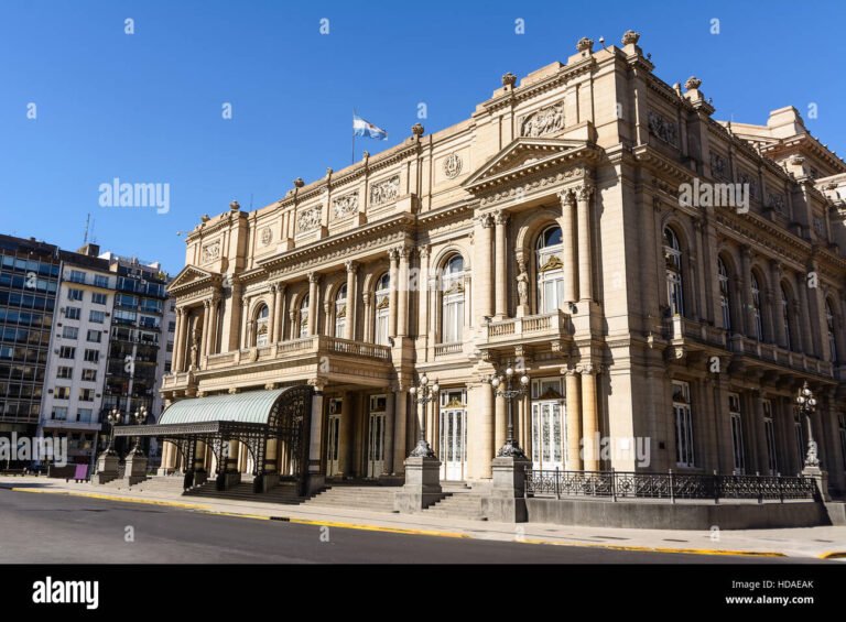 Dónde conseguir información sobre el tour del Teatro Colón en Buenos Aires 11 exterior del teatro colon en buenos aires
