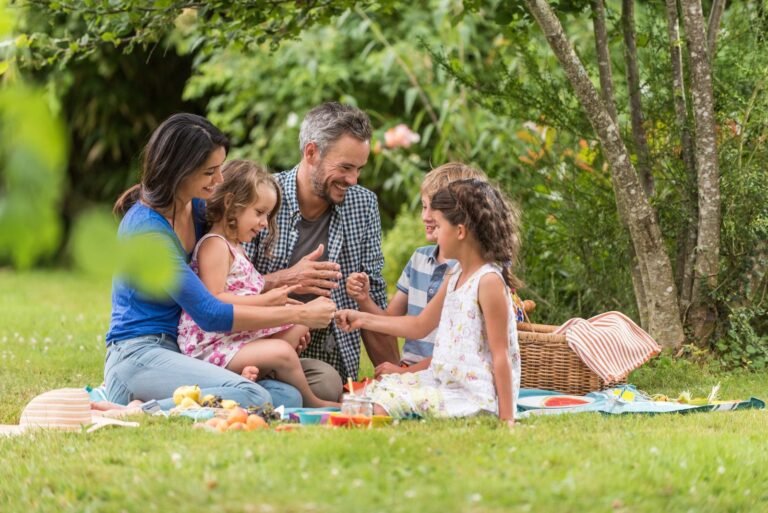 familia disfrutando en un parque argentino