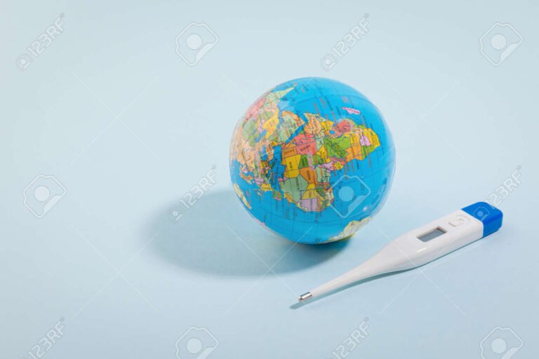 Qué factores están detrás del calentamiento global y sus efectos 8 globo terraqueo con termometro ambiental