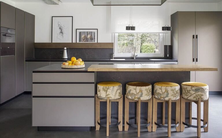 Cómo realizar refacciones efectivas en cocinas y baños 24 herramientas de renovacion en una cocina moderna