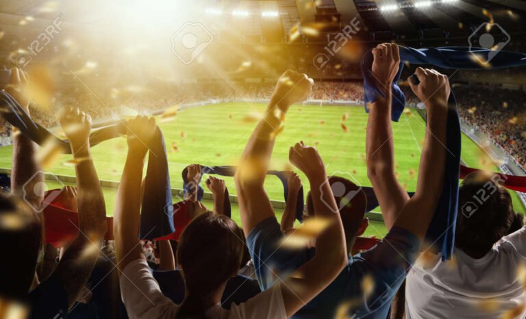 hinchas animando en un estadio de futbol 3