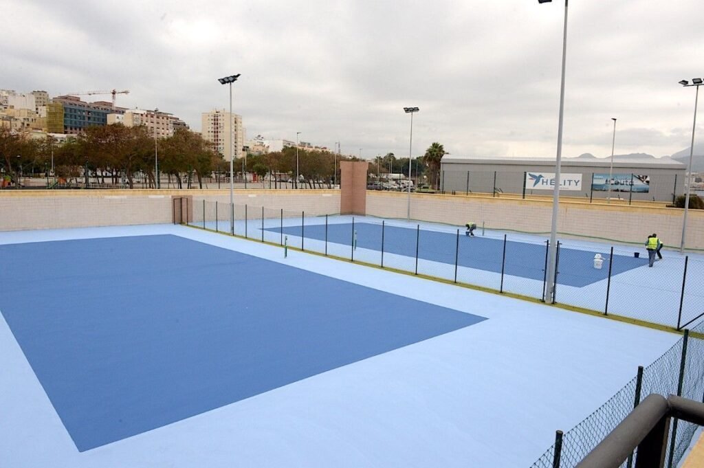 Cuáles son las instalaciones y actividades del Campo de Deportes Vicente López
