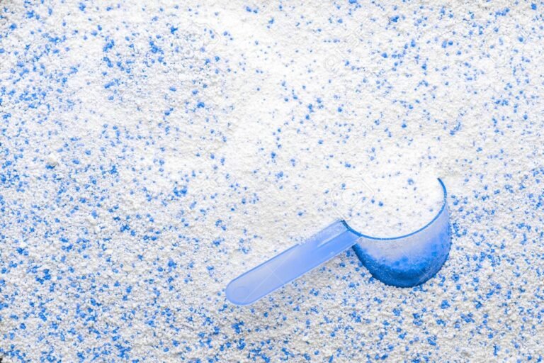 jabon en polvo sobre fondo limpio y brillante