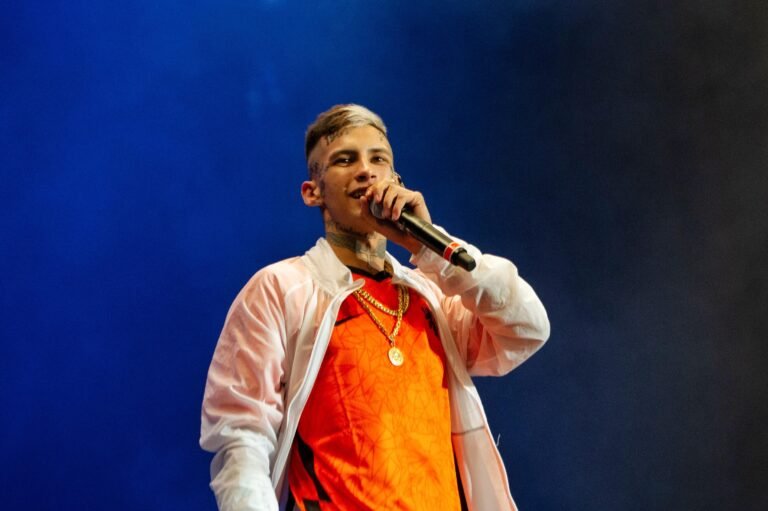 Dónde encontrar a L-Gante en San Luis y qué eventos tiene programados 22 l gante en concierto audiencia emocionada