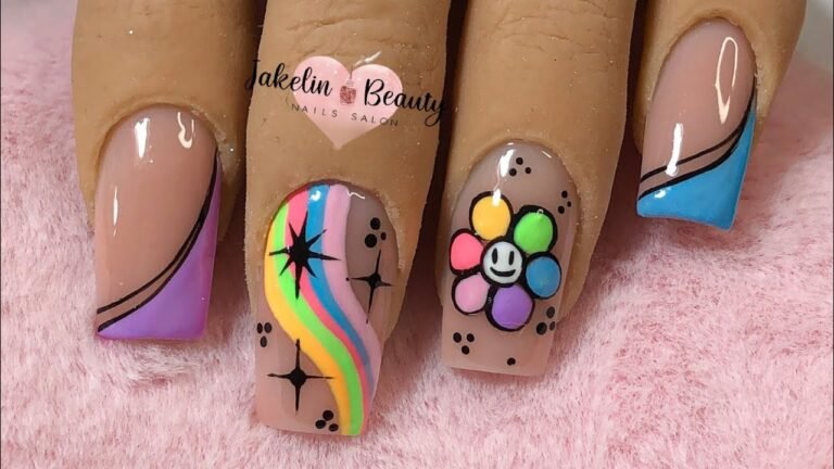 Dónde puedo encontrar un curso de uñas en La Plata 7 manos con unas decoradas y coloridas