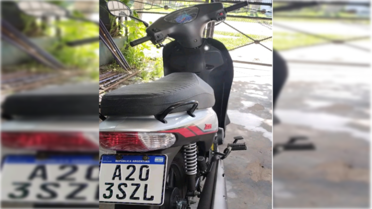 Cuánto debo pagar de patente para una moto en Argentina 2 moto aparcada en una calle argentina