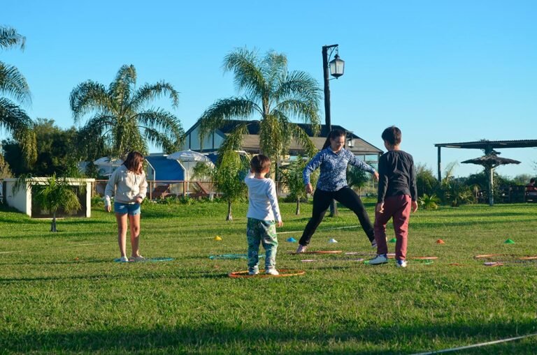 Qué servicios y actividades ofrece el Club de Campo Los Puentes 27 naturaleza y actividades recreativas en club