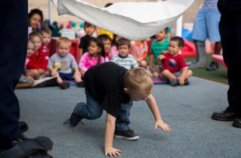 Cómo enseñar a los niños sobre la prevención de incendios forestales 17 ninos aprendiendo sobre prevencion de incendios