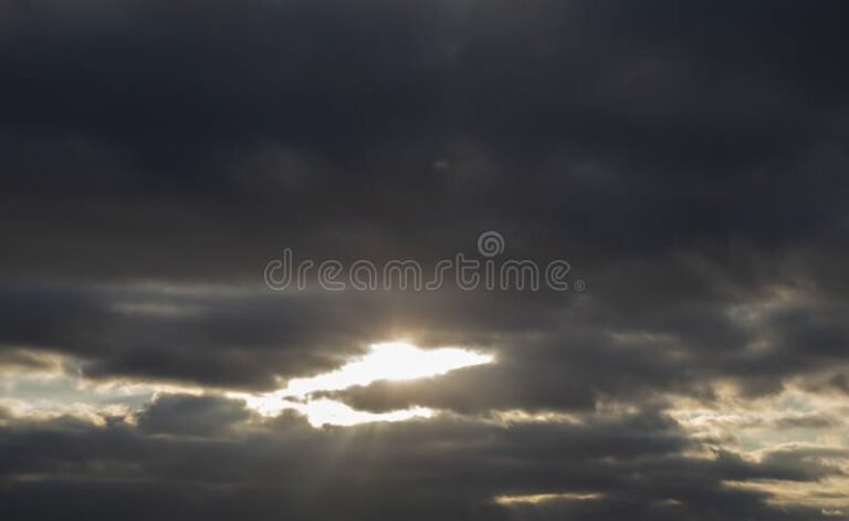 Va a haber o va haber Cuál es la forma correcta en español 16 nubes oscuras en un cielo despejado