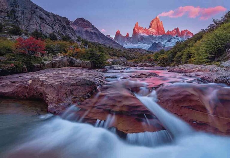paisaje de argentina con montanas y rios