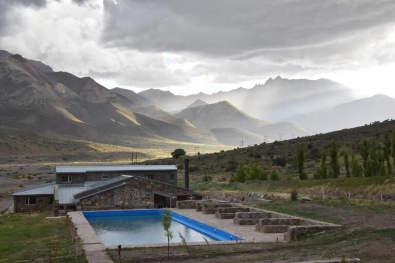 Qué actividades disfrutar en Los Molles, Mendoza para tu visita 12 paisaje natural de los molles mendoza