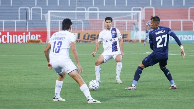 partido de futbol entre talleres y godoy cruz