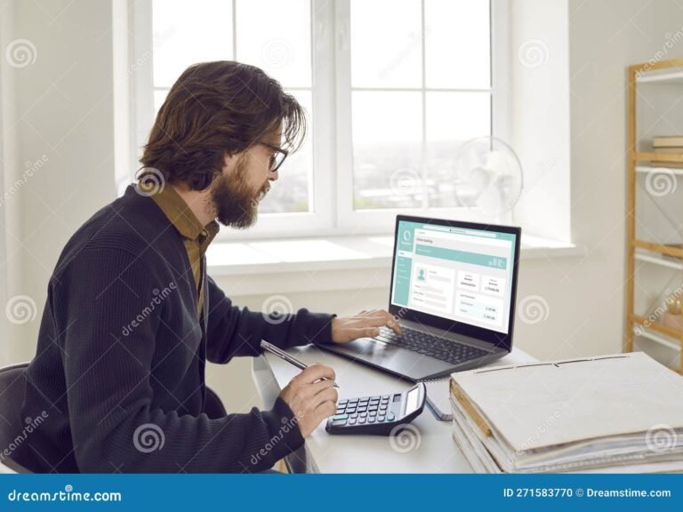 Cómo puedo iniciar sesión en Home Banking HSBC 4 persona usando computadora con banca en linea