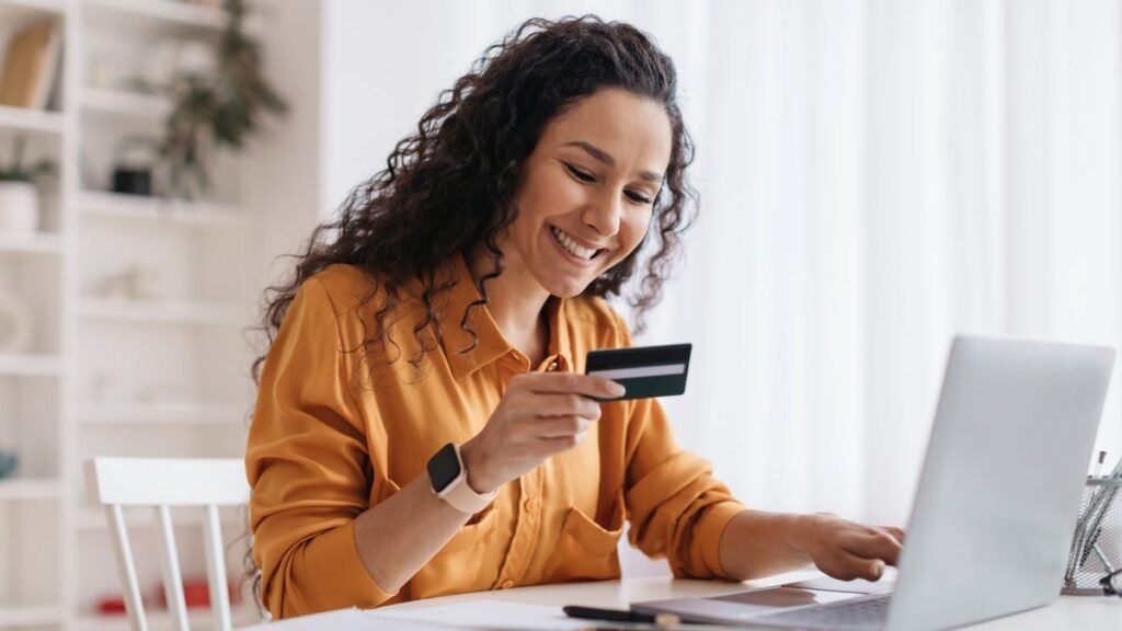 Cómo puedo solicitar una tarjeta de crédito Visa por Internet fácilmente