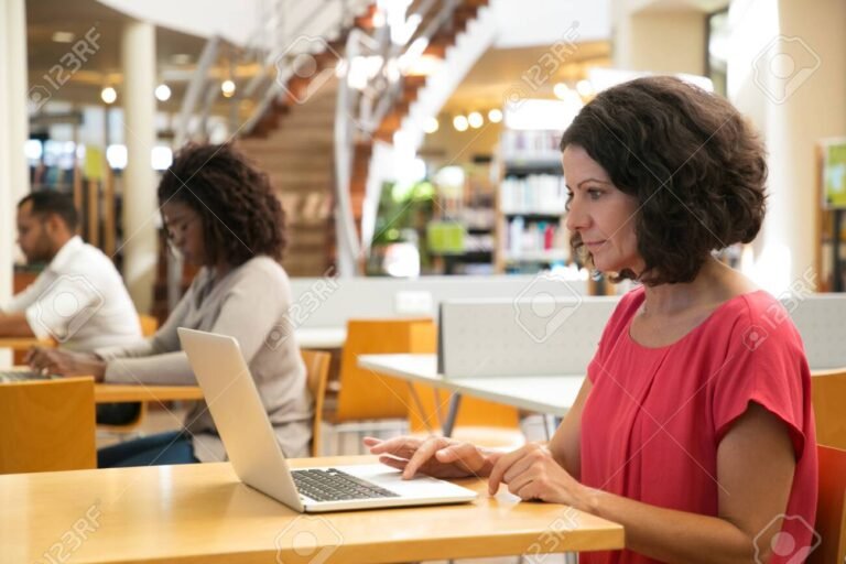 Cómo puedo obtener el CUIL sin tener DNI en Argentina 21 persona utilizando computadora en oficina publica