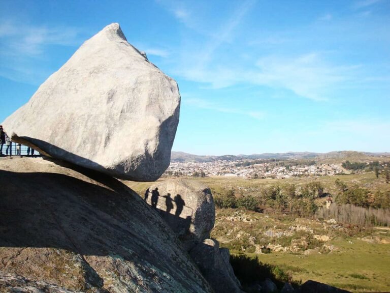 Sabés cuándo se cayó la piedra movediza de Tandil 29 piedra movediza de tandil en paisaje