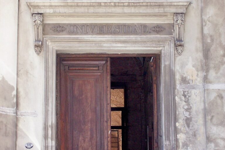 puerta de entrada a la uba