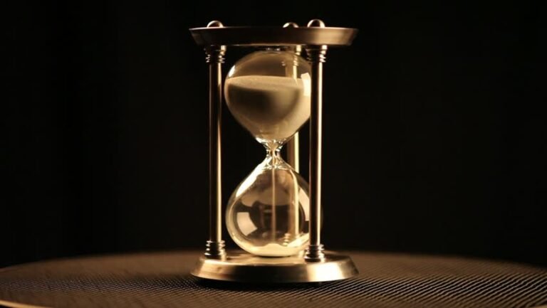 reloj de arena con dias marcados