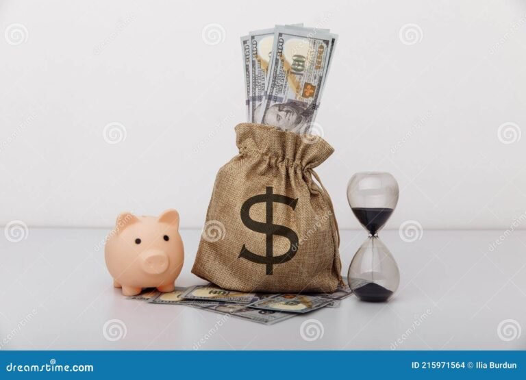 Cuántos años de aporte necesito para jubilarme en Argentina 18 reloj de arena sobre fondo financiero