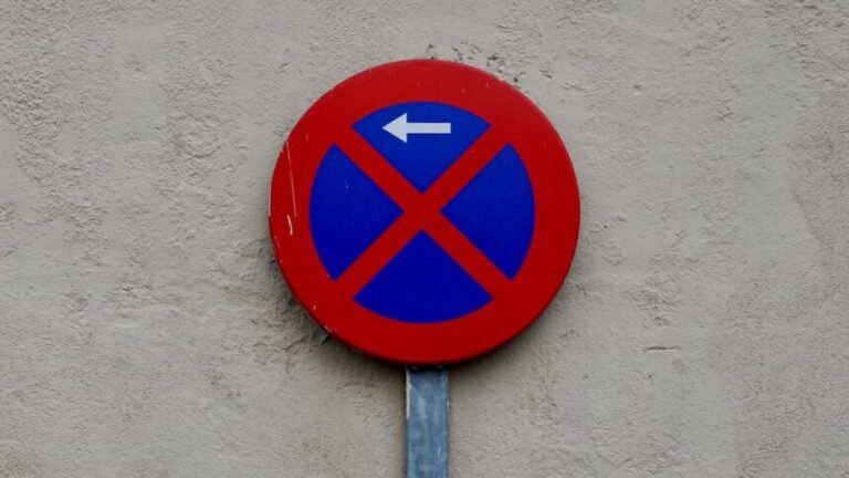 Qué significa la señal de prohibido estacionar y detenerse 16 senal de prohibido estacionar en la calle