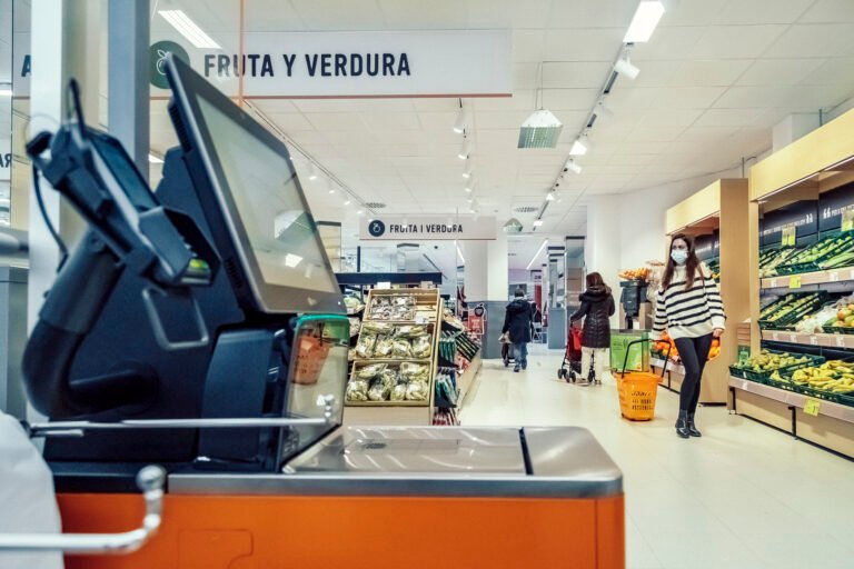 En qué supermercados puedo retirar dinero con tarjeta de débito en Argentina 4 supermercado con caja de pagos