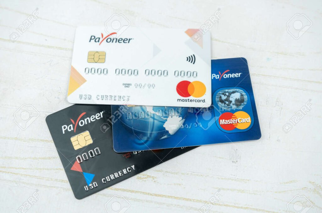 Banco Macro: Es mejor usar Red Link o Banelco para operar 1 tarjetas de debito sobre una mesa