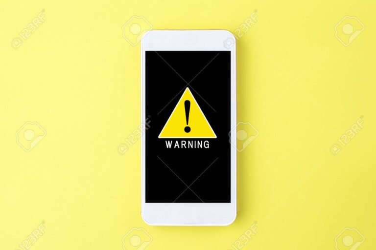 Por qué está suspendido mi número de teléfono en WhatsApp 7 telefono con simbolo de advertencia