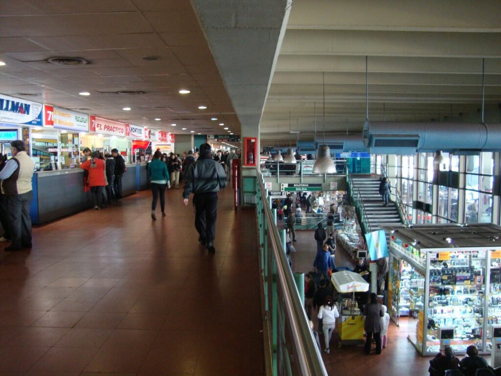 Dónde se encuentra la terminal de Retiro para el servicio de Flecha Bus 4 Dónde se encuentra la terminal de Retiro para el servicio de Flecha Bus