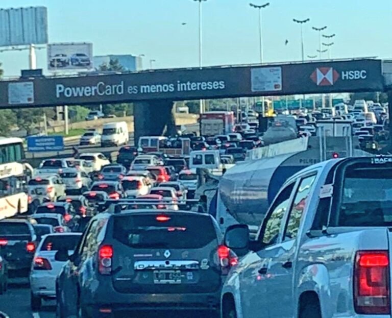 trafico en la avenida general paz