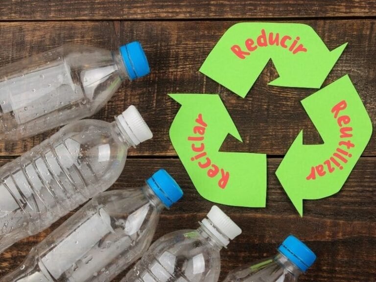 Qué Significan Reducir, Reciclar y Reutilizar en la Sostenibilidad 19 tres flechas en circulo simbolizando reciclaje