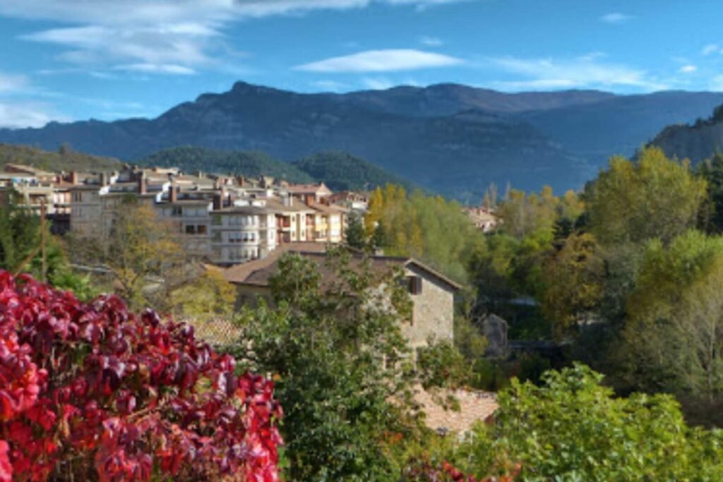 Cuál es el pueblo más lindo del mundo y por qué es tan especial 1 un pintoresco pueblo rodeado de montanas