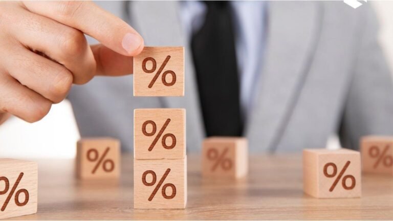 varios bancos y plazos fijos en fila