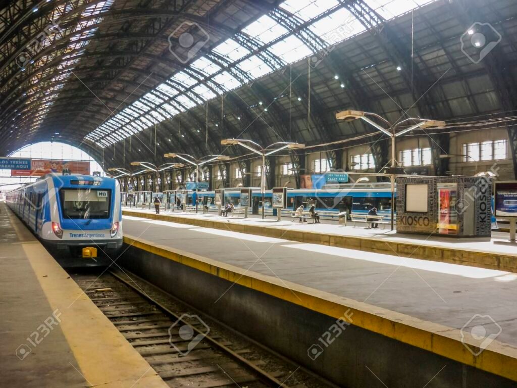 Cómo puedo viajar en tren de Capital Federal a La Plata